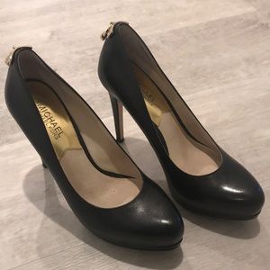 Michael Kors Classic Black Pumps